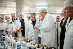 Продукции – товарный знак, школе – имя