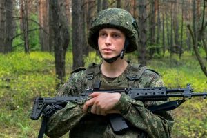 “Мои навыки полезны стране”: студент и профессиональный стрелок вышел на борьбу с дронами