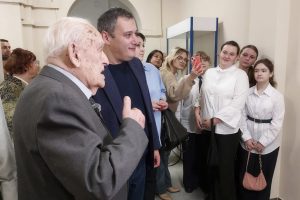 Век памяти