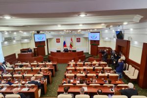В Курской областной Думе проходит первое заседание депутатов восьмого созыва