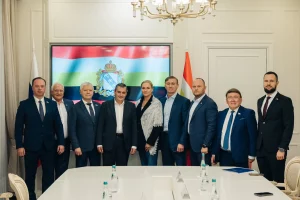 Хинштейн впервые после выборов встретился с депутатами Госдумы и сенаторами от Курской области