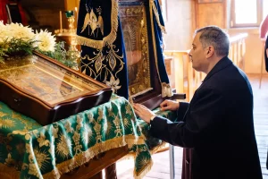Александр Хинштейн поделился историей чудотворной иконы «Умиление»