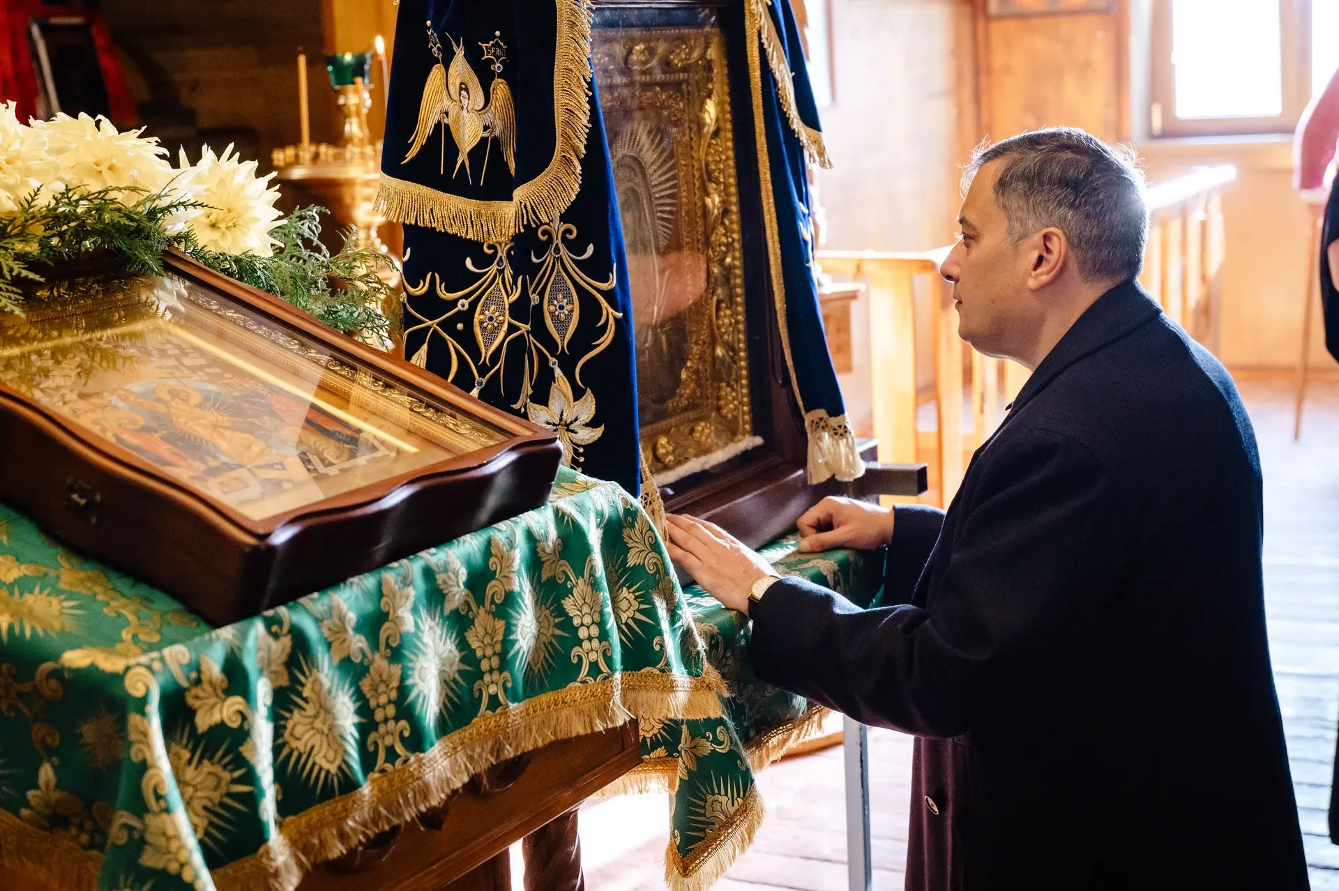 Александр Хинштейн поделился историей чудотворной иконы «Умиление»
