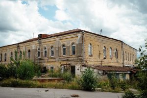 В Курске отреставрируют Братский корпус Знаменского монастыря