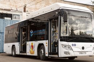 В город выехал «Лотос»